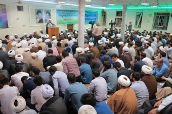 دیدار ۳۰۰ نفر از روحانیون شبکه تبلیغ بروجرد با امام جمعه این شهرستان