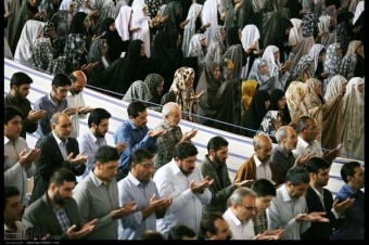 برگزاری نمازعیدسعیدفطردرمصلی الغدیر شهرستان خرم آباد