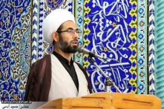 برگزاری نماز جمعه شهرستان کوهدشت به امامت رییس اداره تبلیغات اسلامی این شهرستان 