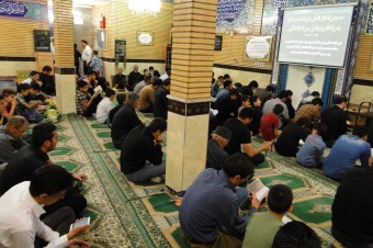 برگزاری مراسم سومین شب از لیالی قدر در کانونهای فرهنگی تبلیغی الیگودرز