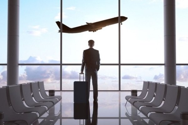 فرودگاه‌ها به شهرداری‌ها و استانداری‌ها واگذار می‌شوند