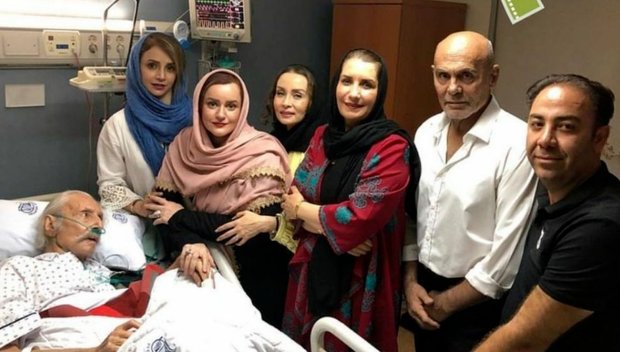 واکنشهای منفی به یک عکس پر از سلبریتی یک سرنوشت غمانگیز حالا همه به «دوربین» لبخند میزنیم