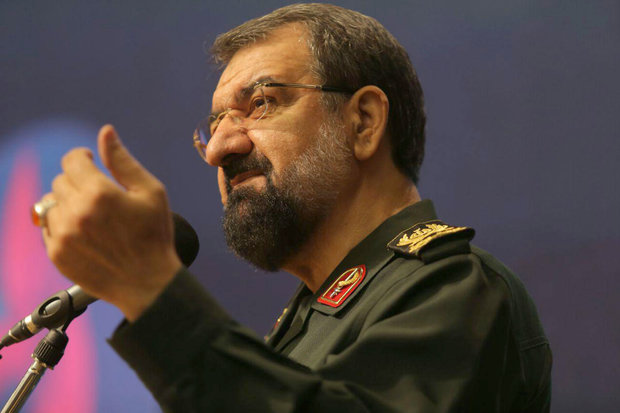 هشدار محسن رضایی به ترامپ؛ شما که بیش از ۵۰ هزار نیرو زیر تیغ ایران دارید باید مراقب باشید