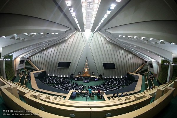  در گزارش تخصصی مجلس اعلام شد؛ حجم فعلی قاچاق ۶۰۰ هزار فرصت شغلی را از بین می‌برد