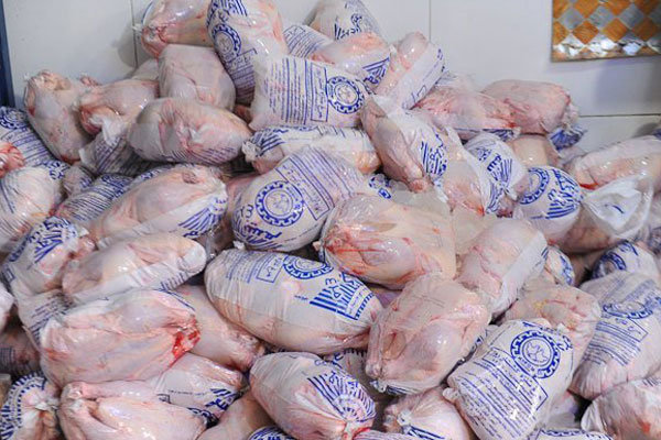  در گفت و گو با رسانه‌ها مطرح شد؛ توزیع بیش از ۱۰۰ تن مرغ منجمد در بازار لرستان