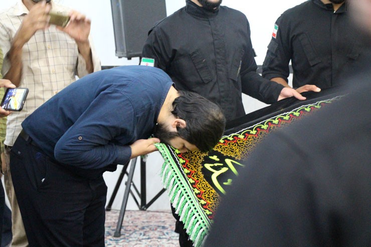 آیین رونمایی از پرچم هیئت مذهبی لرستان در کربلای معلی