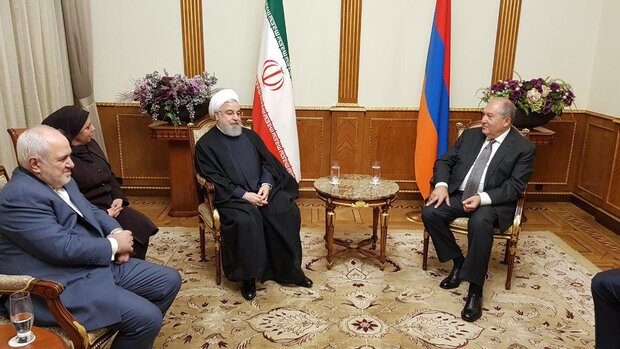 رایزنی سران ایران و ارمنستان درباره گسترش روابط اقتصادی و سیاسی 