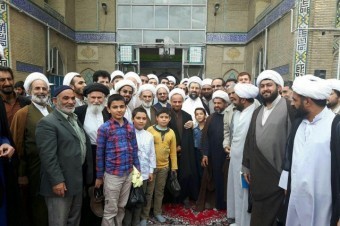 حضور روحانیون بروجرد در نماز جمعه این شهرستان 